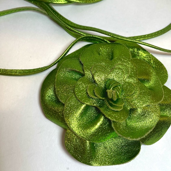 Vintage Accessories - Vintage Metallic Green Leather Flower Blossom Belt